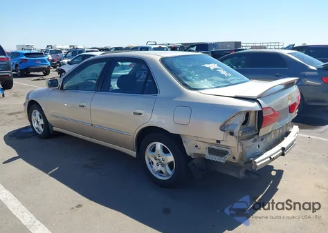 2000 Honda Accord 3.0 Ex z USA, uszkodzony, nr VIN 1HGCG1656YA029169